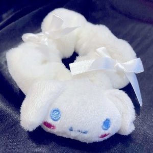 Cinnamon roll Sanrio hair tie scrunchie